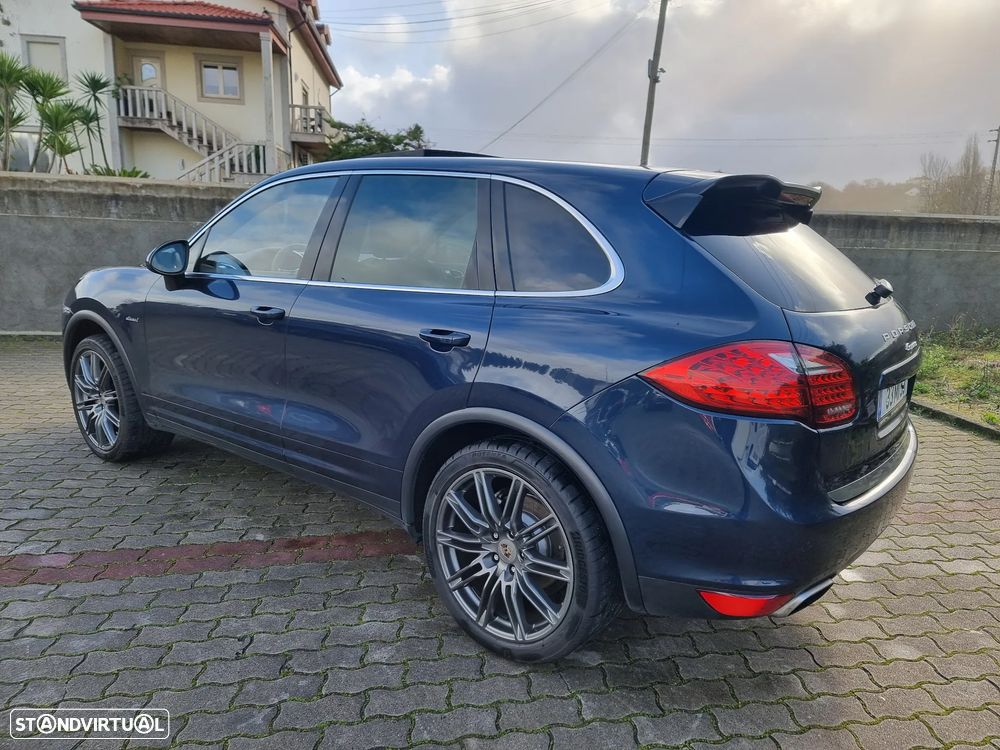 Porsche Cayenne Platinum Edition - 4