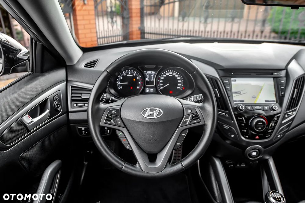 Hyundai Veloster 1.6 Turbo Premium - 23