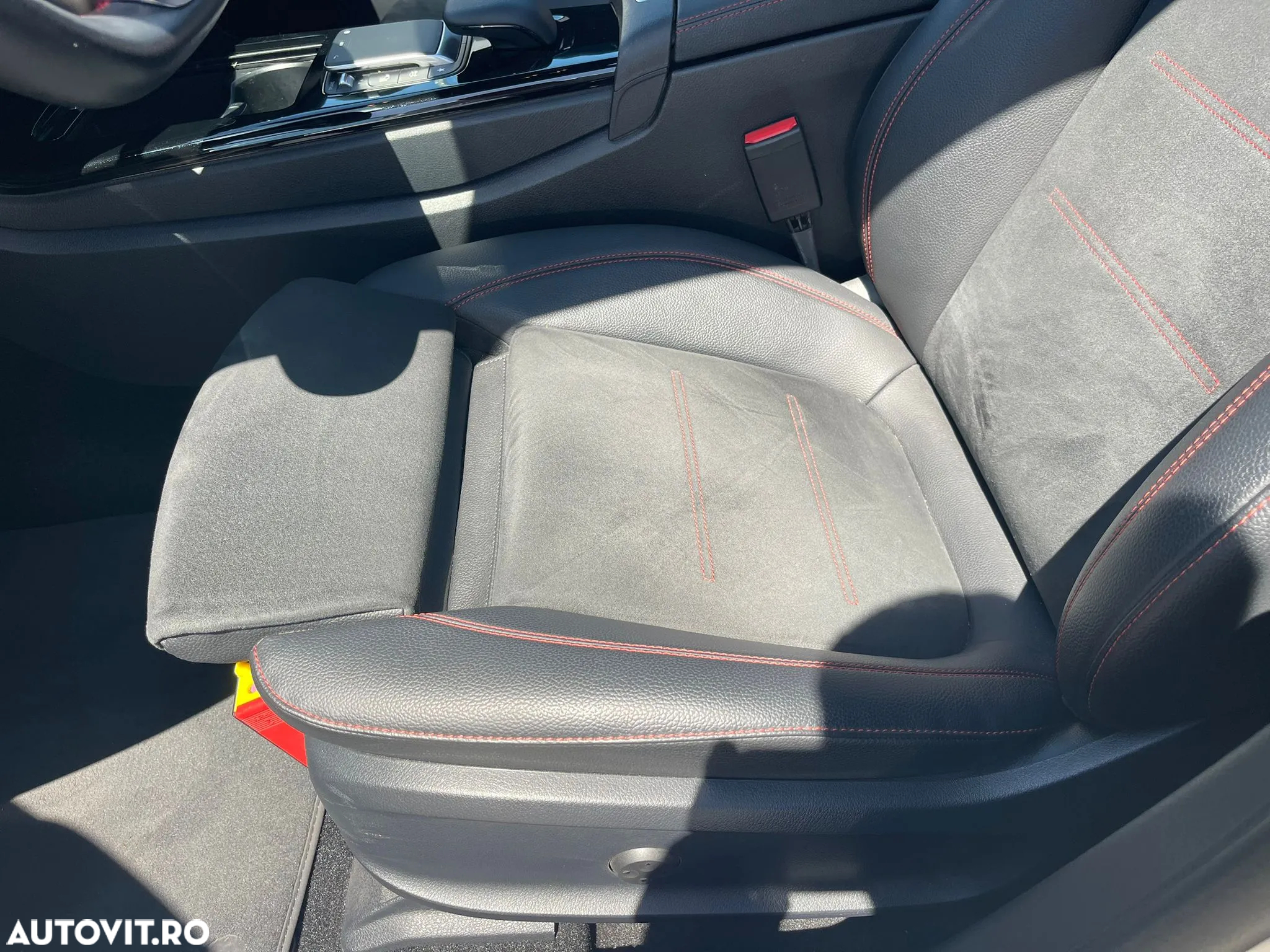 Mercedes-Benz A 250 e 8G-DCT AMG Line - 21