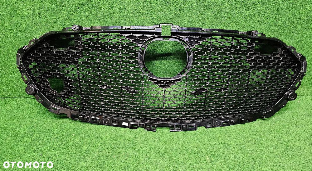 MAZDA 3 IV BP ----> ORYGINALNA ATRAPA GRILLA