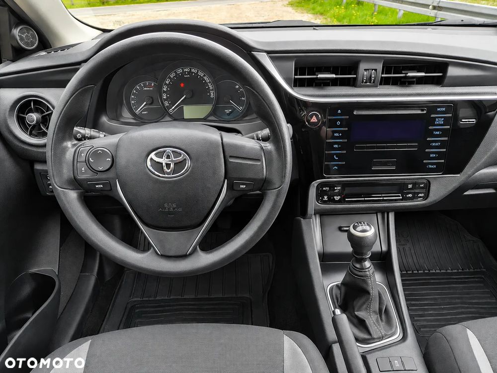 Toyota Auris 1.6 Classic Plus - 8