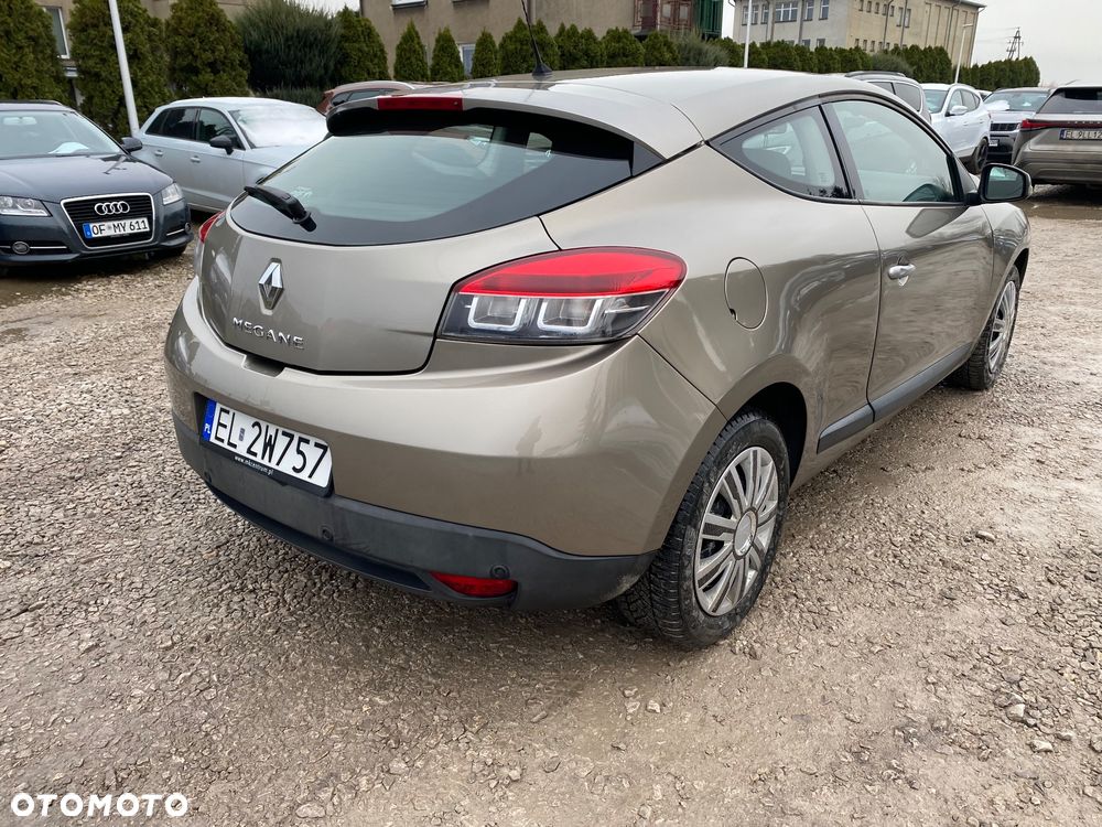 Renault Megane 1.6 16V Dynamique Euro5 - 6