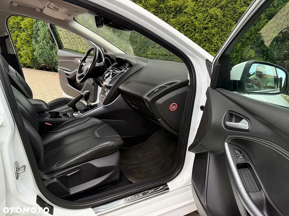 Ford Focus 1.6 EcoBoost Start-Stopp-System Titanium - 19