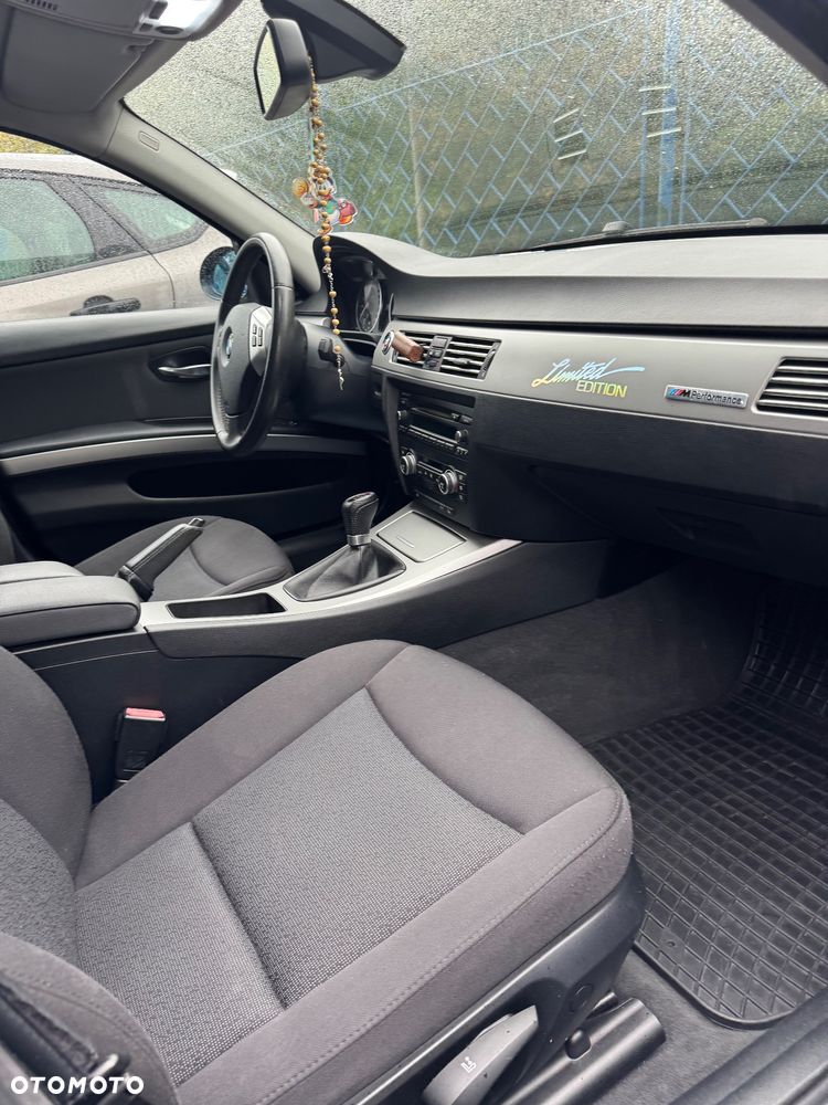 BMW Seria 3 318i - 12