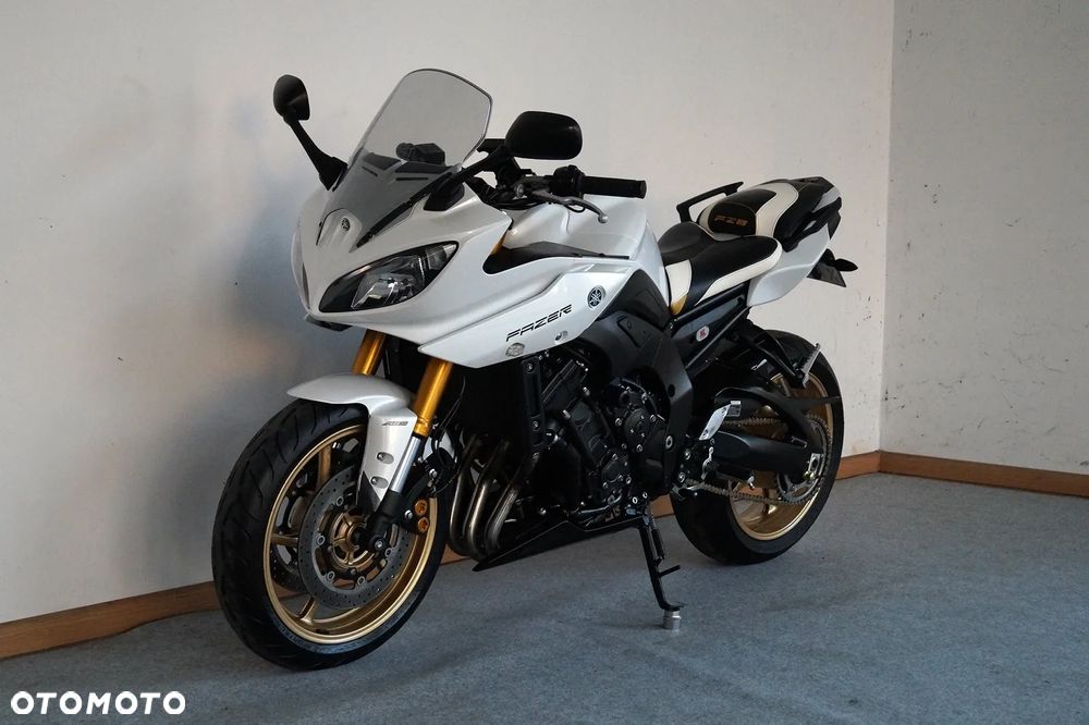 Yamaha FZ8 - 4