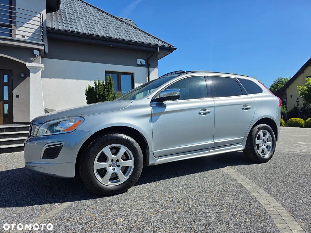 Volvo XC 60 D5 AWD Geartronic Summum - 11