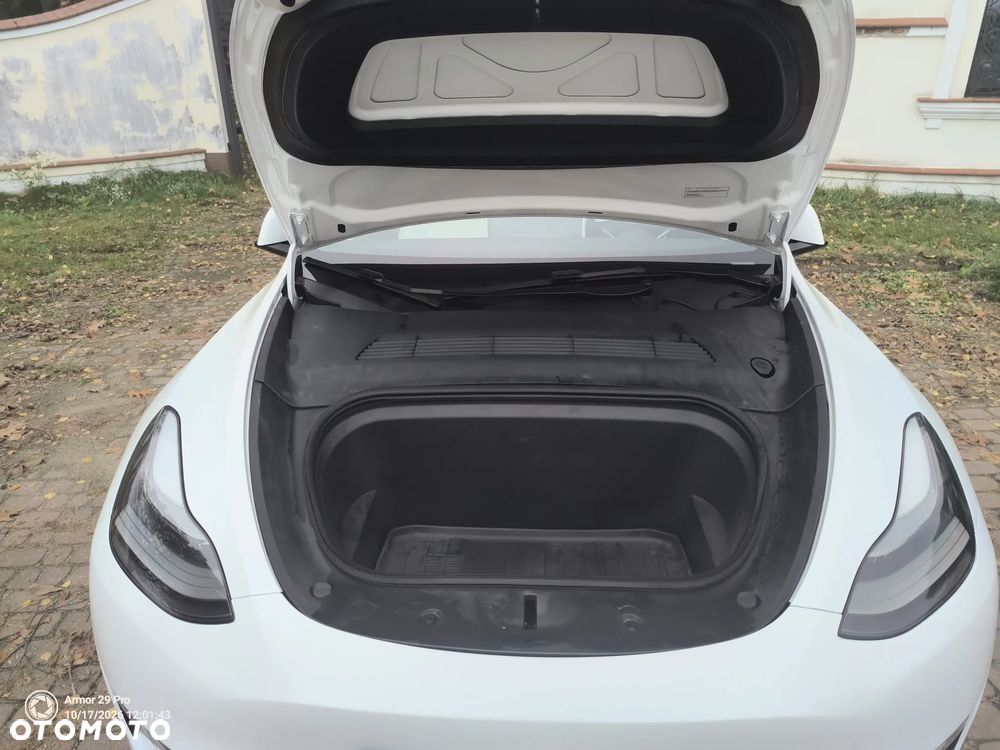 Tesla Model Y Long Range Dual Motor AWD - 19