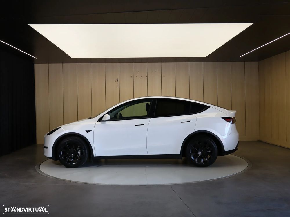 Tesla Model Y Long Range Dual Motor AWD - 3