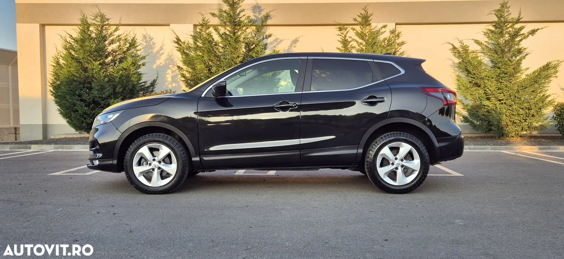 Nissan Qashqai 1.6 DCI ALL-MODE 4x4i Black Edition - 5