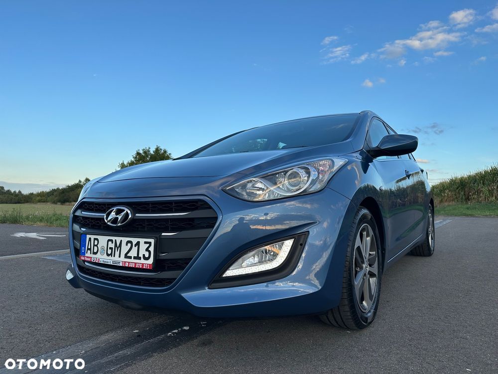 Hyundai i30 blue Kombi 1.4 YES Silver - 14