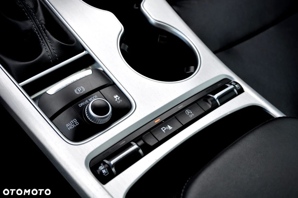 Kia Stinger - 36