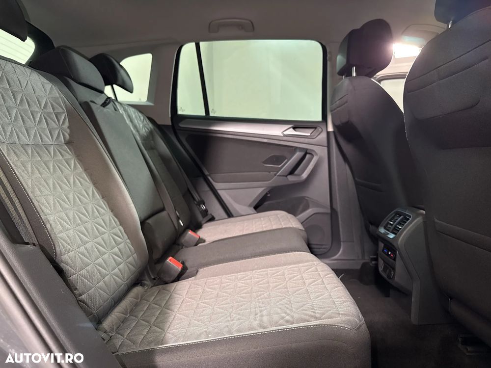 Volkswagen Tiguan - 13