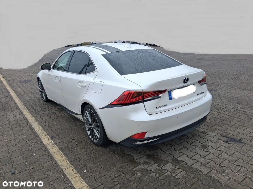 Lexus IS 300h Comfort - 24