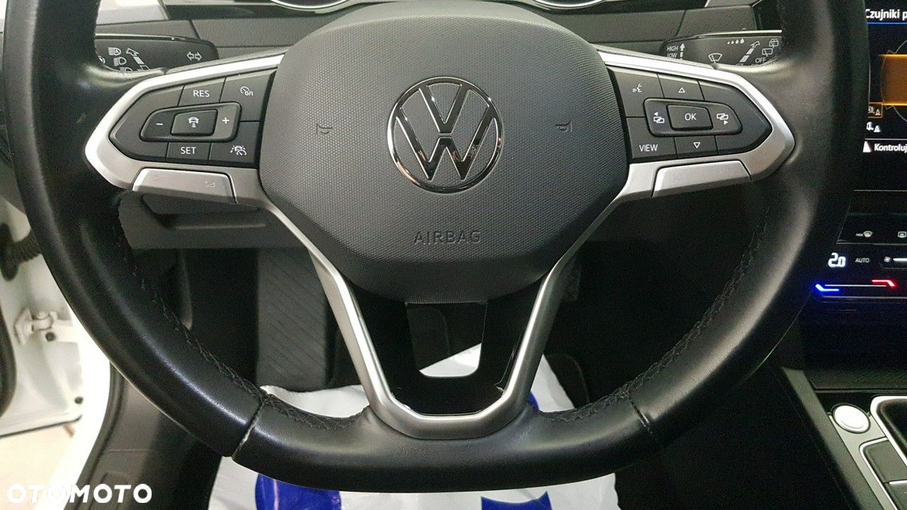 Volkswagen Passat - 26