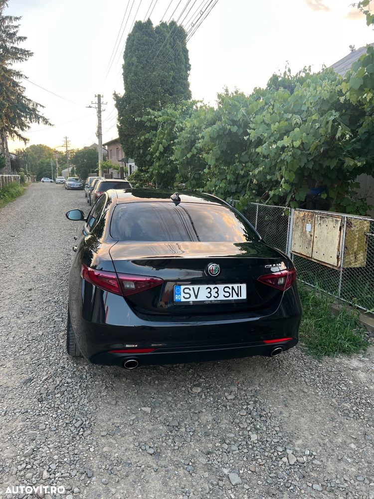 Alfa Romeo Giulia 2.2 Diesel AT8 Executive - 6
