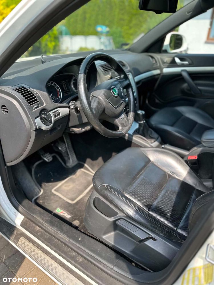 Skoda Octavia 2.0 TDI RS - 11
