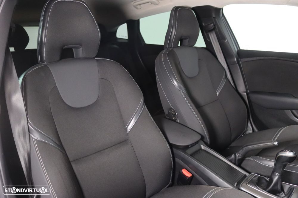 Volvo V40 1.6 D2 R-Design - 9