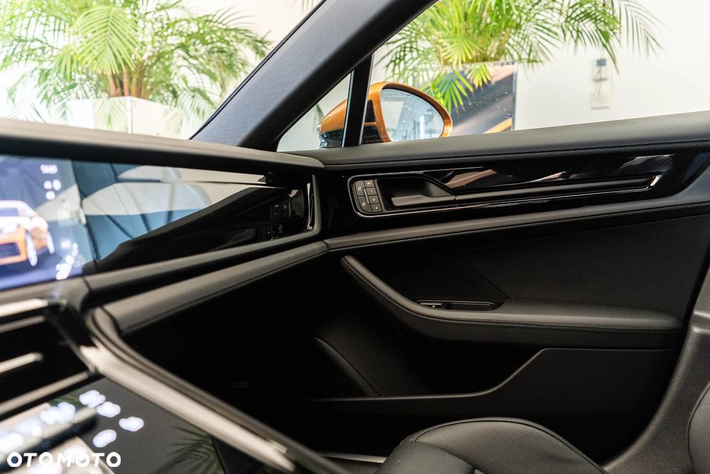 Porsche Panamera 4 - 23
