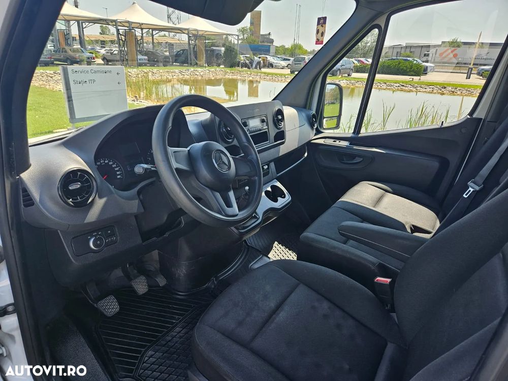 Mercedes-Benz Sprinter - 5