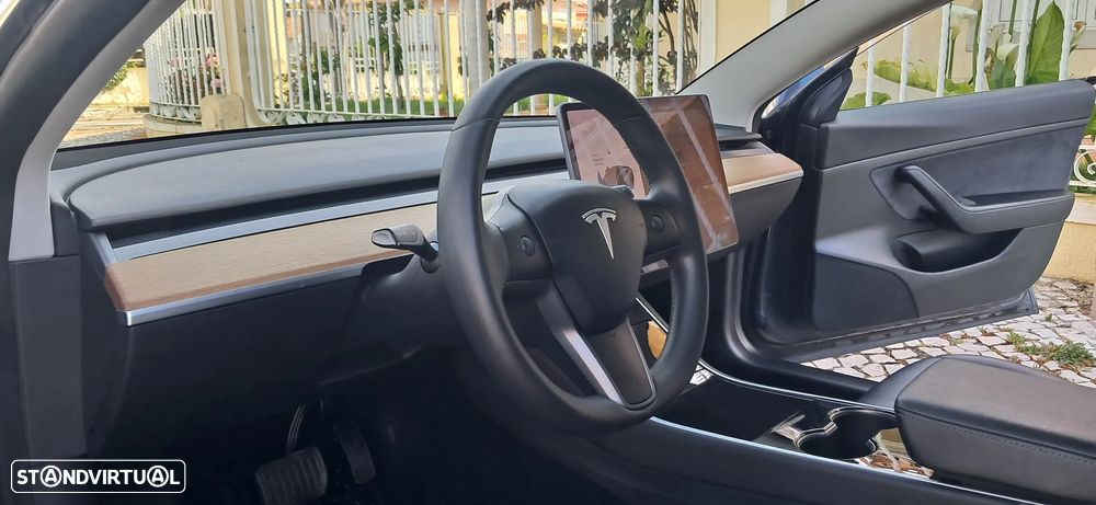 Tesla Model 3 Standard Range Plus RWD - 32