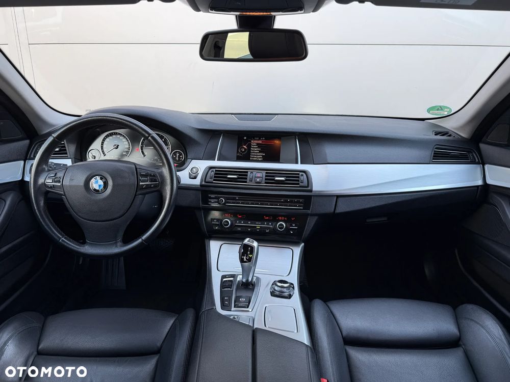 BMW Seria 5 520d xDrive - 15