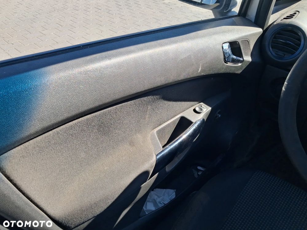 Opel Corsa D 3 silnik kompletny 1.3 CDTI diesel skrzynia biegów F17 W394 drzwi klapa zderzak błotnik kolor biały Y474 sprzęgło szyba deska wyświatlacz pas fotel podsufitka alternator maglownica pompa sterownik panel sterownik mcperson wahacz zwrotnica belka sanki przewód wąż wiązka poduszka lampa reflektor zamek zacisk radio stacyjka boczek obudowa osłona tłumik wydech kolektor wtrysk czujnik NA CZĘŚCI - 12