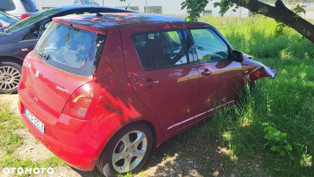 Suzuki Swift - 3