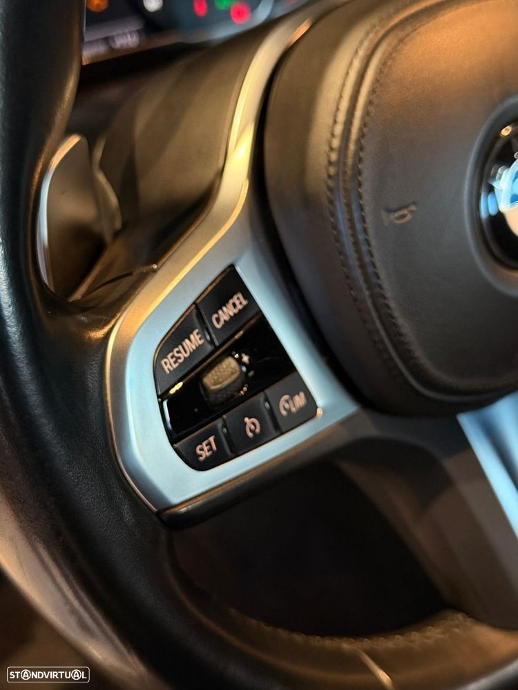 BMW 320 d Touring Pack Desportivo M Auto - 31