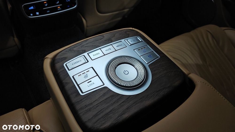 Genesis G80 - 24