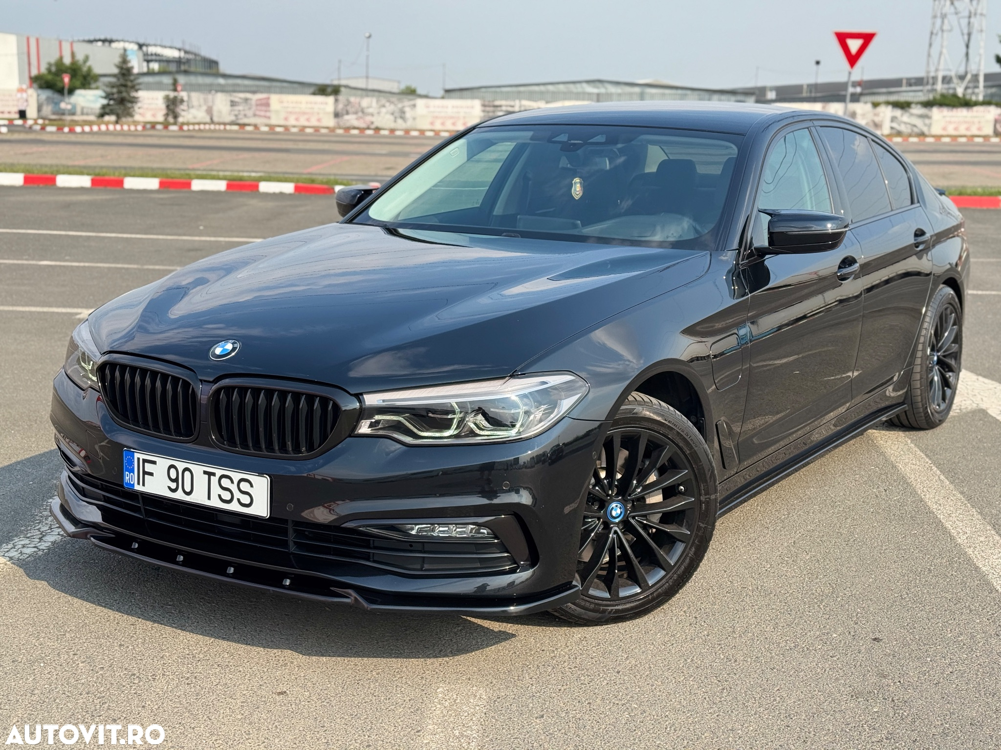 BMW Seria 5 530e Aut. Luxury Line - 2