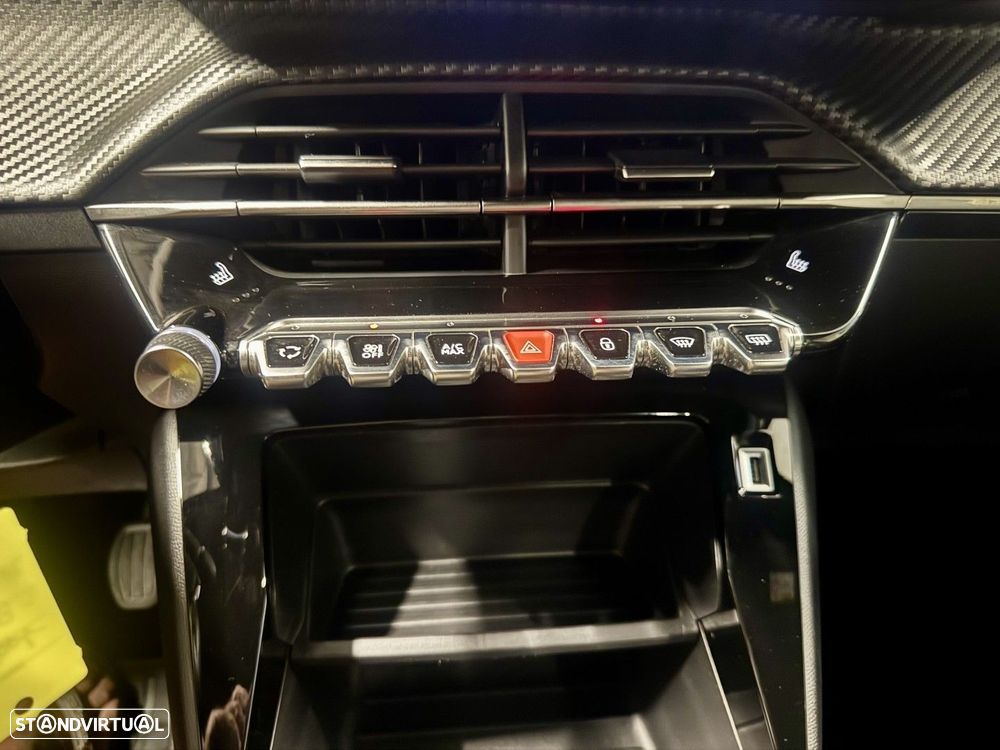 Peugeot 2008 1.2 PureTech Active Pack — fotografia 13