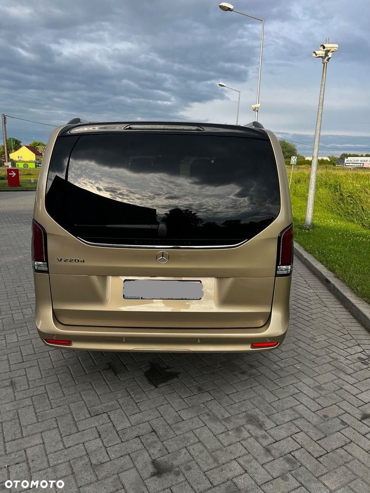 Mercedes-Benz Klasa V 220 d 4-Matic Avantgarde 9G-Tronic (d³ugi) - 2