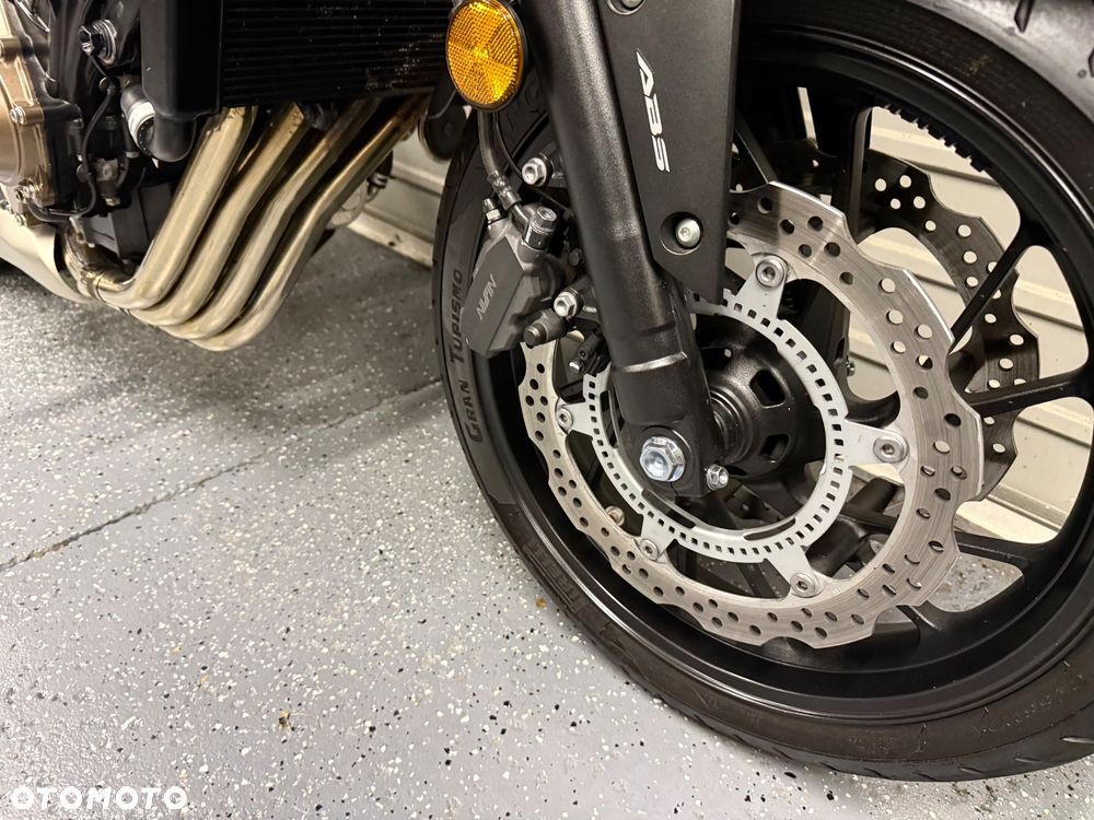 Honda CB - 9