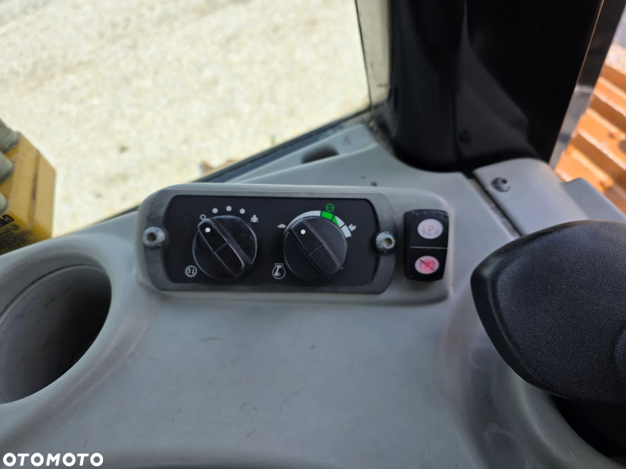 Caterpillar Caterpillar D6N LGP, 2017 ROK, PODWOZIE 80% DOBRE - 39