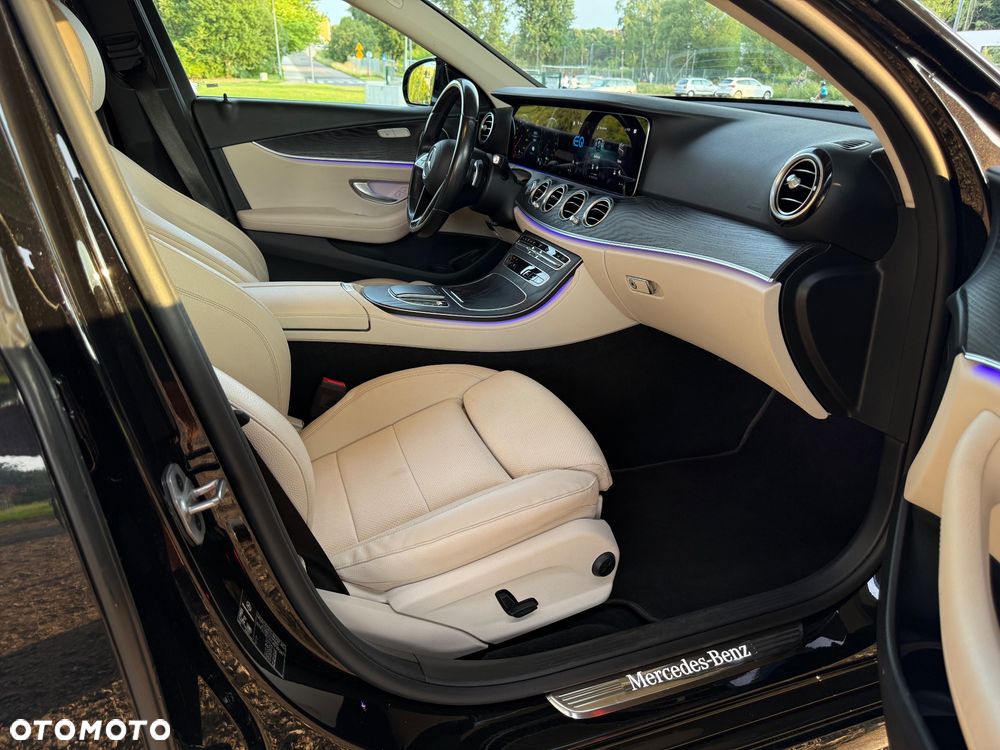 Mercedes-Benz Klasa E 300 de Avantgarde - 27