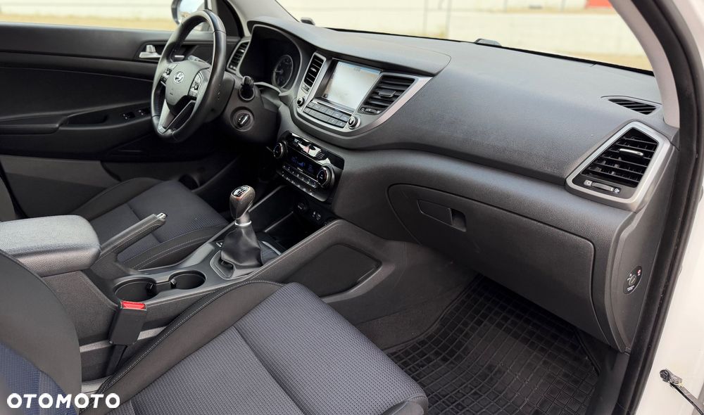 Hyundai Tucson 1.6 GDI BlueDrive Style 2WD - 22