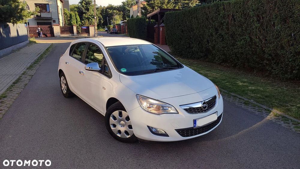 Opel Astra 1.6 Color Edition - 1