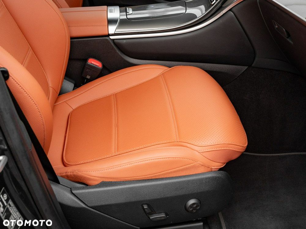 Mercedes-Benz GLC - 26