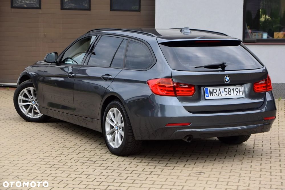 BMW Seria 3 318d Sport Line - 10