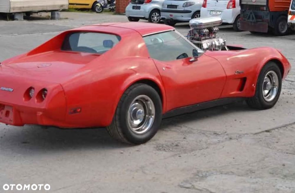 Chevrolet Corvette - 4