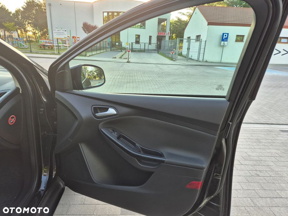 Ford Focus 1.6 Trend Sport - 11