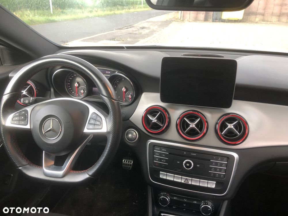 Mercedes-Benz CLA 200 AMG Line - 7