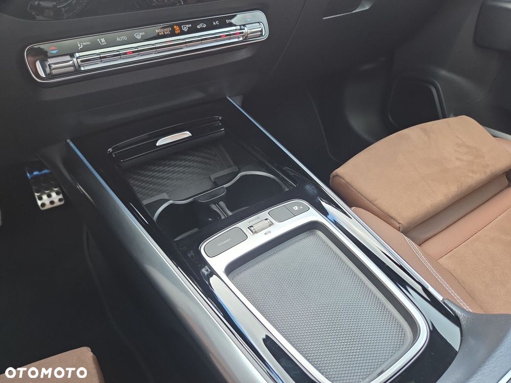 Mercedes-Benz GLA 200 AMG Line - 16