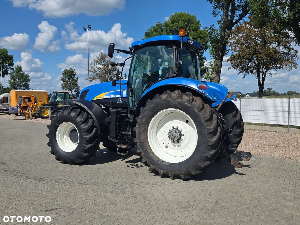New Holland T7030 PC 2011R - 6