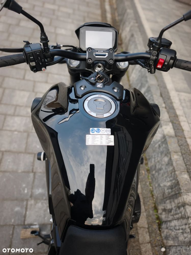 Honda CB - 32