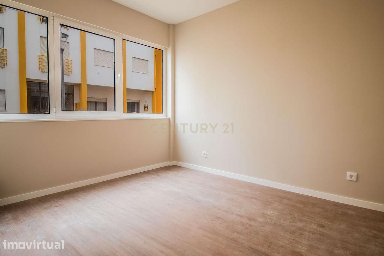 Apartamento T0 remodelado na Praia de Quiaios - Grande imagem: 4/12