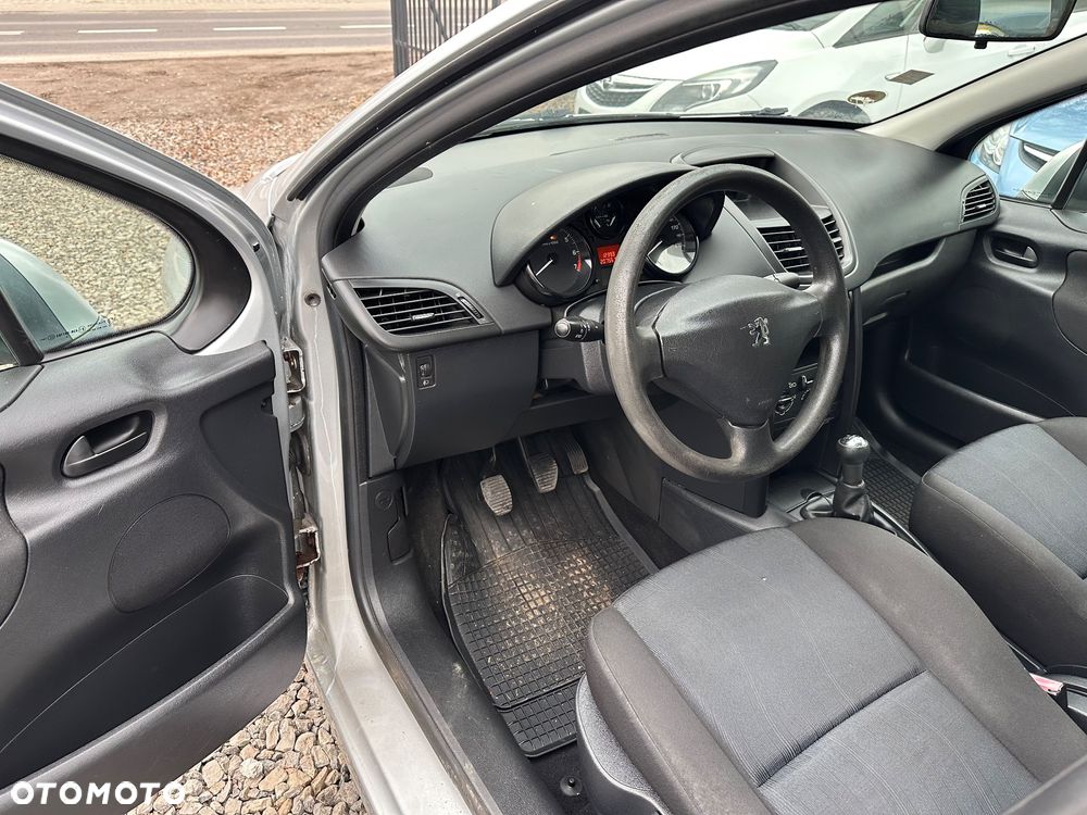 Peugeot 207 75 Urban Move - 14