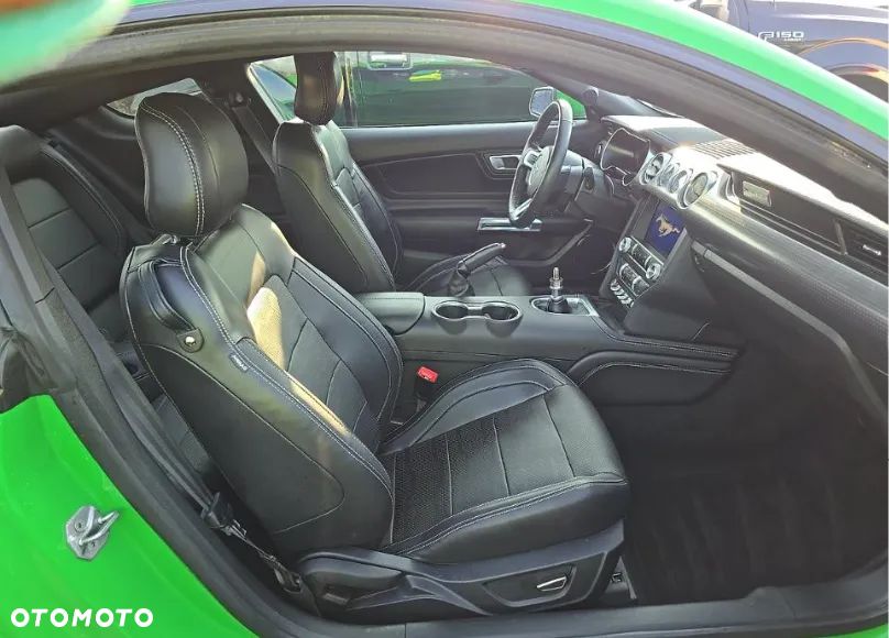 Ford Mustang 5.0 V8 GT - 10