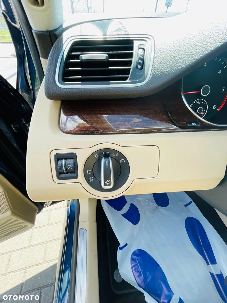 Volkswagen Passat 2.0 TDI DPF DSG Highline - 16