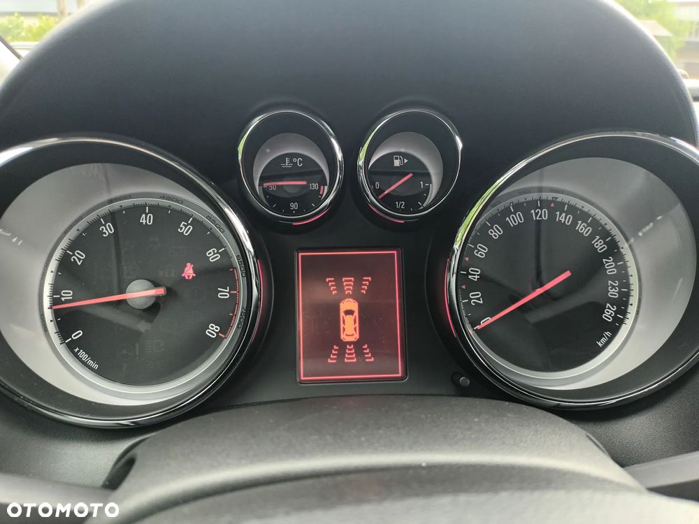 Opel Astra 1.4 T Cosmo S&S EU6 - 26